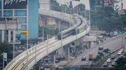 Rangkaian kereta Moda Raya Terpadu (MRT)  Lebak Bulus-Bundaran HI melintas di Stasiun MRT Fatmawati, Jakarta, Rabu (8/5/2019). Diskon tarif MRT Jakarta sebesar 50 persen akan berakhir pada 12 Mei 2019 dan tarif normal akan berlaku mulai 13 Mei 2019 mendatang. (Liputan6.com/Faizal Fanani)