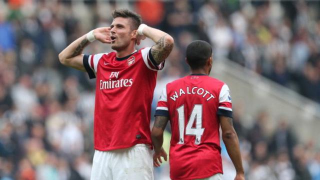 Olivier Giroud dan Theo Walcott