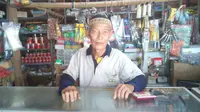 Sang kakek bertongkat itu pernah dikeroyok puluhan pemuda tetapi berhasil dilawannya seorang diri. (Liputan6.com/Edhie Prayitno Ige)
