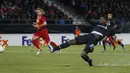  Pemain Liverpool, Daniel Origi mendapat peluang cetak gol pada pada lanjutan UEFA Europa League grup B di Stadion  Tourbillon, Sion, Switzerland, Jumat (11/12/2015) dini hari WIB. (Reuters/Lee Smith)