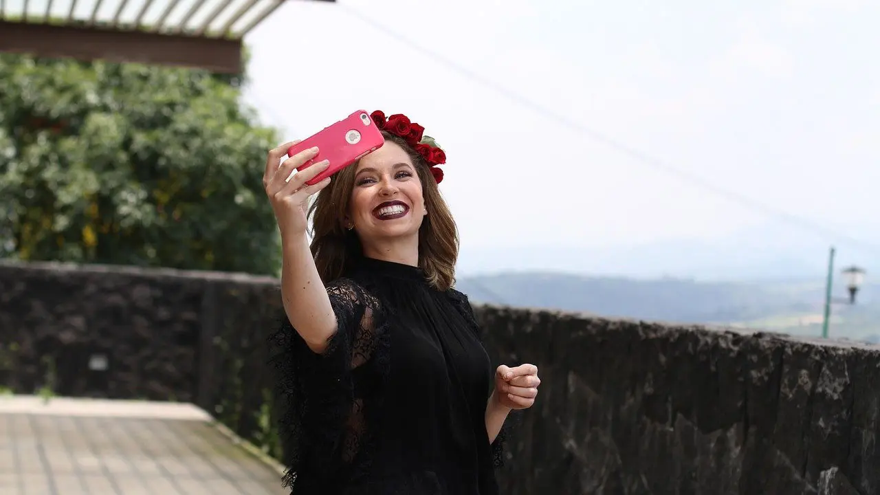 Ilustrasi swafoto, selfie