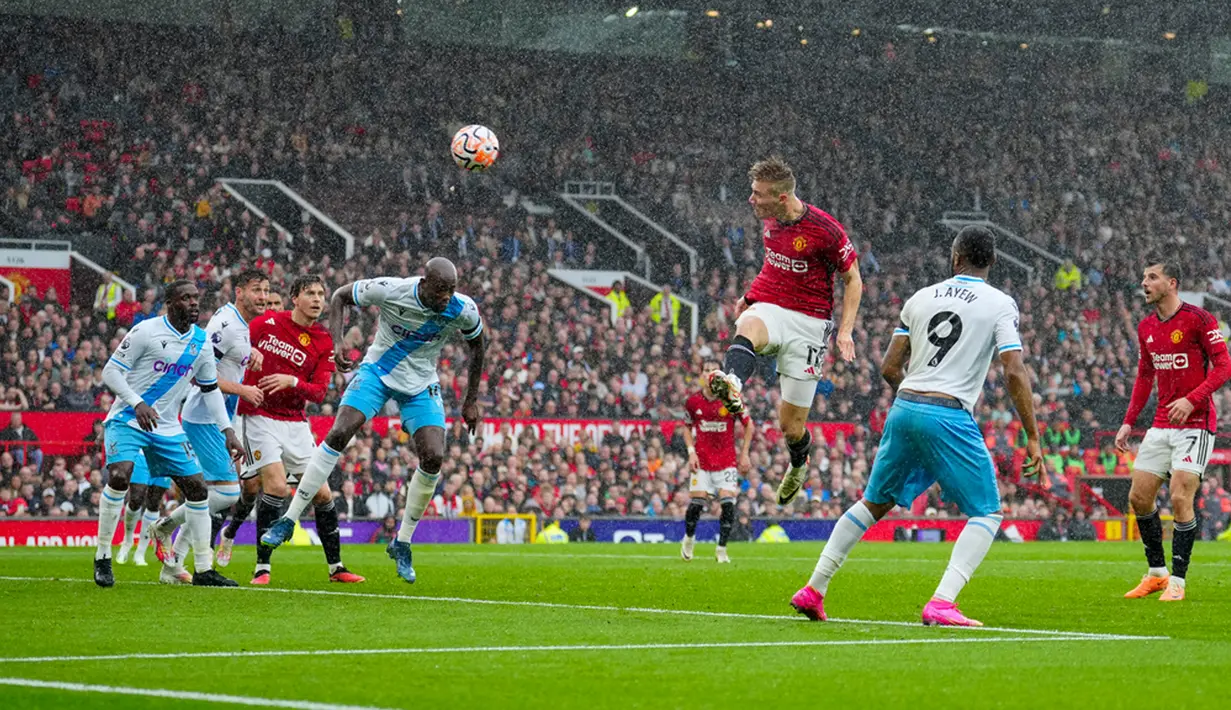 Kekalahan ini membuat Manchester United turun ke peringkat ke-10 klasemen Liga Inggris dengan 9 poin. Sedangkan Crystal Palace setingkat di atasnya dengan koleksi 10 poin. (AP Photo/Jon Super)