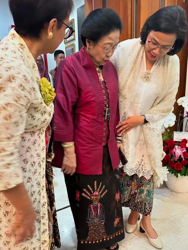 Potret Sri Mulyani, Retno Marsudi dan Megawati saat momen Lebaran (Sumber: Instagram/@smindrawati)