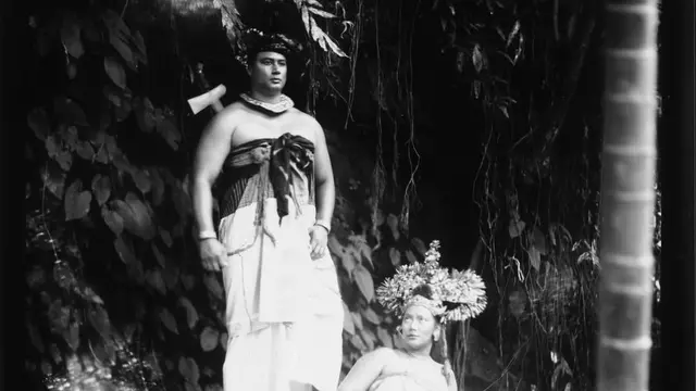 Pemotretan Estetik Tara Basro-Daniel Adnan Pakai Kamera Kuno, Pancarkan  Aura Raja-Ratu dalam Balutan Busana Bali Klasik