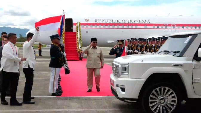 Perdana, Prabowo Pakai Maung di Luar Negeri