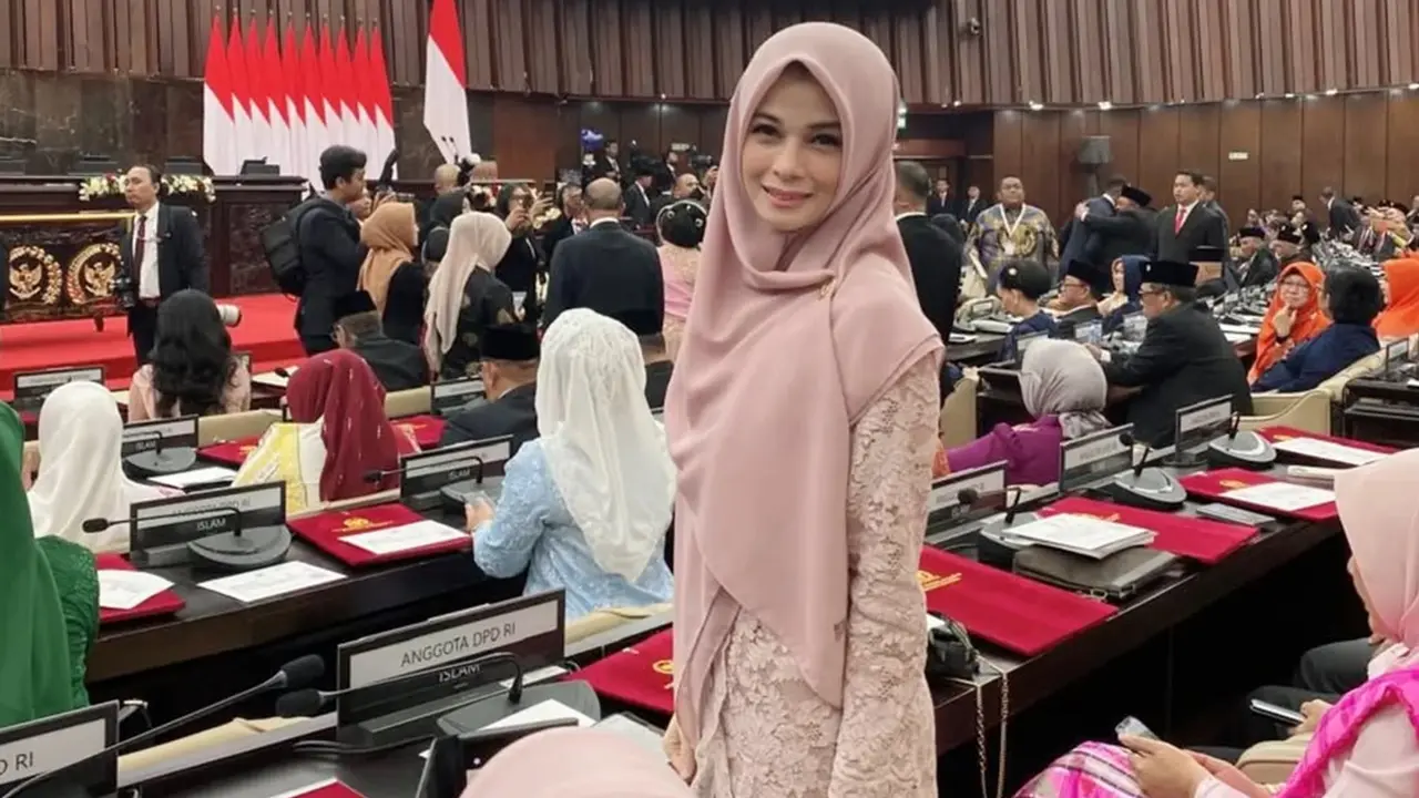 6 Fashion Ibu Pejabat Ala Jihan Fahira, Simpel tapi Tetap Elegan