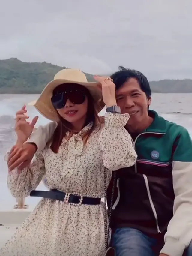 Romantis Banget, Ini 6 Momen Bulan Madu Kiwil dan Eva Belisima di Lombok
