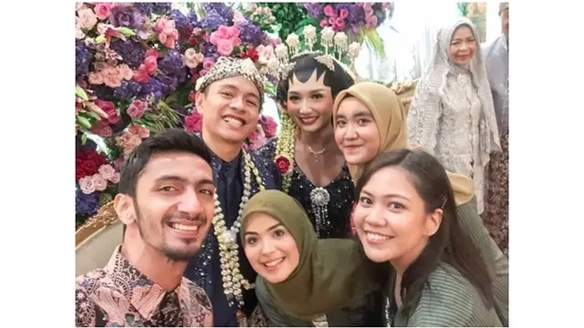 7 Potret Kedekatan Vebby Palwinta dan Razi Bawazier, Segera Menikah?