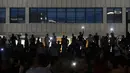 Ribuan orang berunjuk rasa dengan memblokade jalan di Serbia sepanjang Minggu (29/6/2025). (OLIVER BUNIC/AFP)