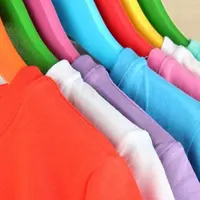 Baju dengan berbagai warna. (via: wienerin.at)