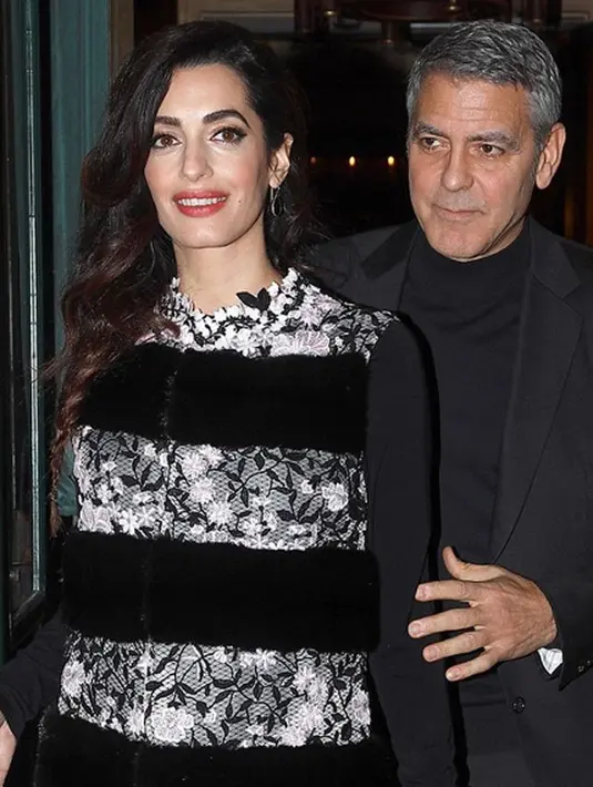 Sangat senang dengan aktivitasnya menjadi ayah, George pun bercerita soal sikap istrinya yang selalu memeriksa kondisi anak-anaknya setiap beberapa jam di tengah malam. (Instagram/amalclooney)
