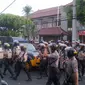 Polisi berjaga di Lapas Kerobokan Bali (Dewi Divianta/Liputan6.com)