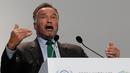 Arnold Schwarzenegger saat menjadi pembicara dalam Konferensi Perubahan Iklim PBB COP24 di Katowice, Polandia (3/12). Mantan Gubernur California itu tampak bersemangat saat menyampaikan pidatonya dalam konferensi itu. (AP Photo/Czarek Sokolowski)
