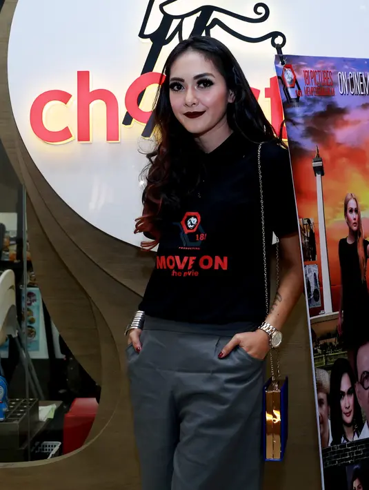 Selain Richa Iskak, film garapan Dedy Raeng ini juga dibintangi oleh sederet nama tenar seperti Adam Farrel, Mario Lawalata, Roy Marten, Dona Harun dan Senk Lotta. (Wimbarsana/Bintang.com)