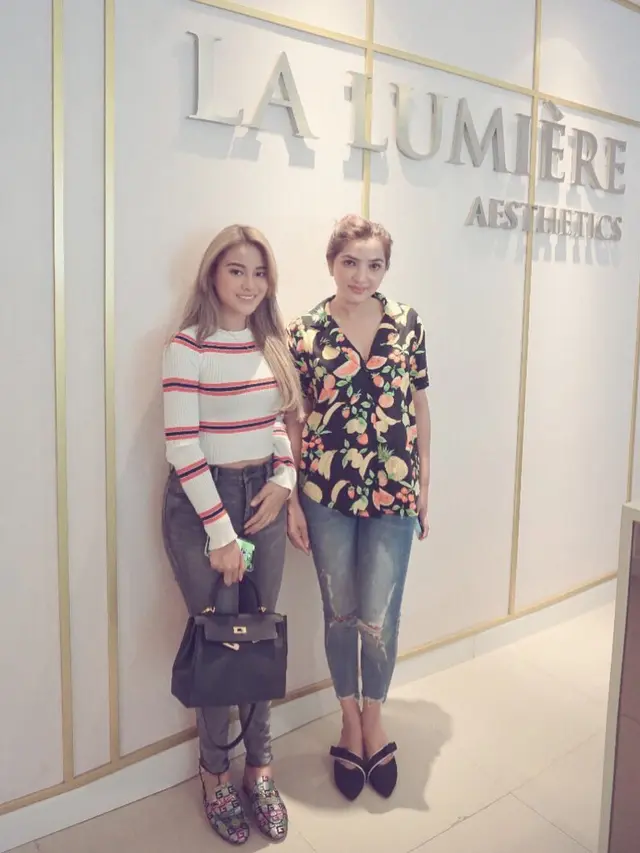 [Bintang] Aurel Hermansyah dan Ashanty