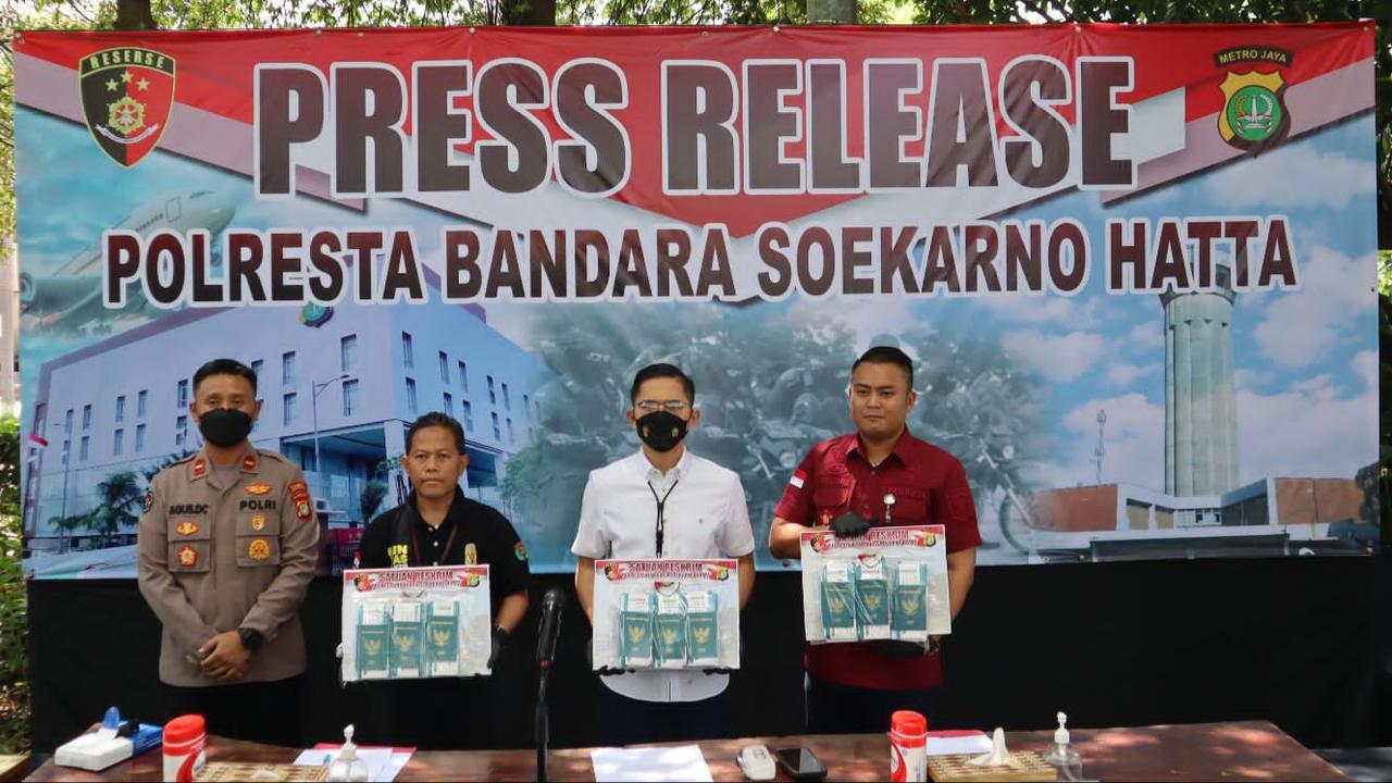 Polresta Bandara Soekarno Hatta (Soetta), Kementerian Ketenagakerjaan serta Imigrasi mencegah keberangkatan 64 pekerja migran ilegal.