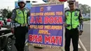 Ingatkan Pemudik, Deretan Spanduk Lucu Keselamatan Bikin Baper.