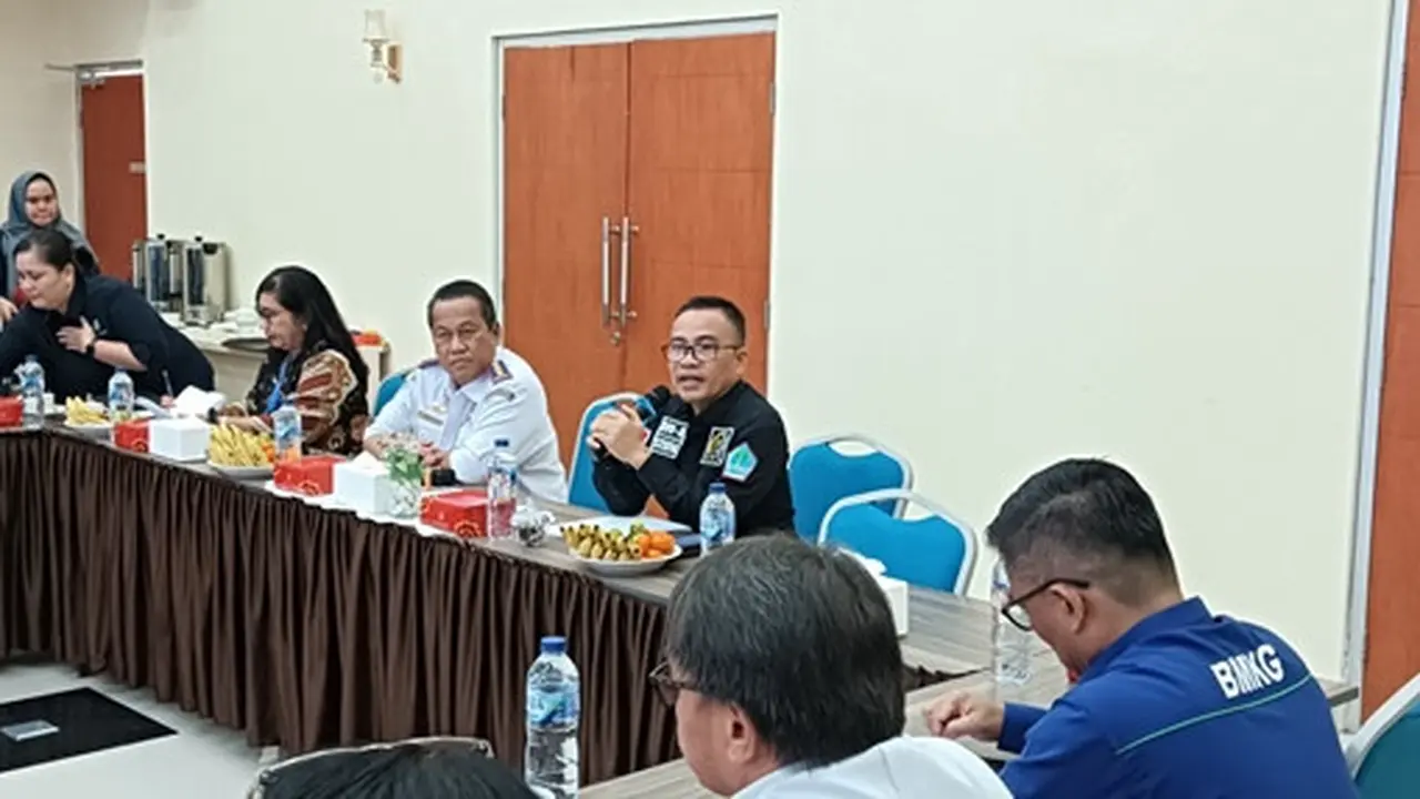 Anggota DPD RI Stefanus BAN Liow MAP pada, Kamis (19/12/2024), melakukan kunjungan kerja (kunker) di Kantor Otoritas Bandar Udara Wilayah VIII Manado.