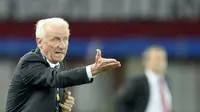 Giovanni Trapattoni, menilai timnas Jerman terlalu percaya diri menghadapi Italia. (EPA/Herbert Neubauer)