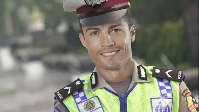 6 Editan Foto Cristiano Ronaldo Jika Jadi Petugas Keamanan Ini Kocak