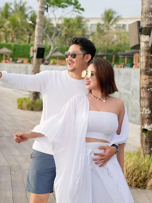 7 Potret Angga Wijaya dan Dewi Perssik, Resmi Gugat Cerai Usai 5 Tahun Menikah