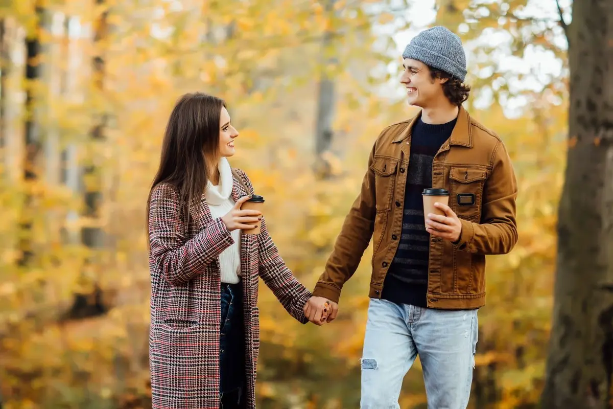 6 Hal Kecil Bikin Pasangan Jadi Baper  (photo by freepik.com)