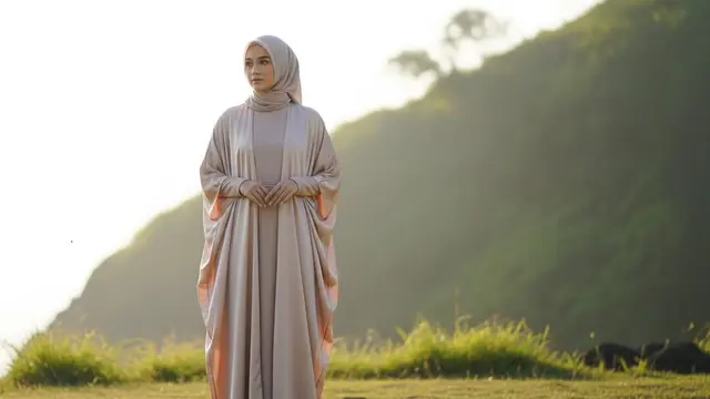 Gamis Bahan Satin Silk Jatuh dan Adem