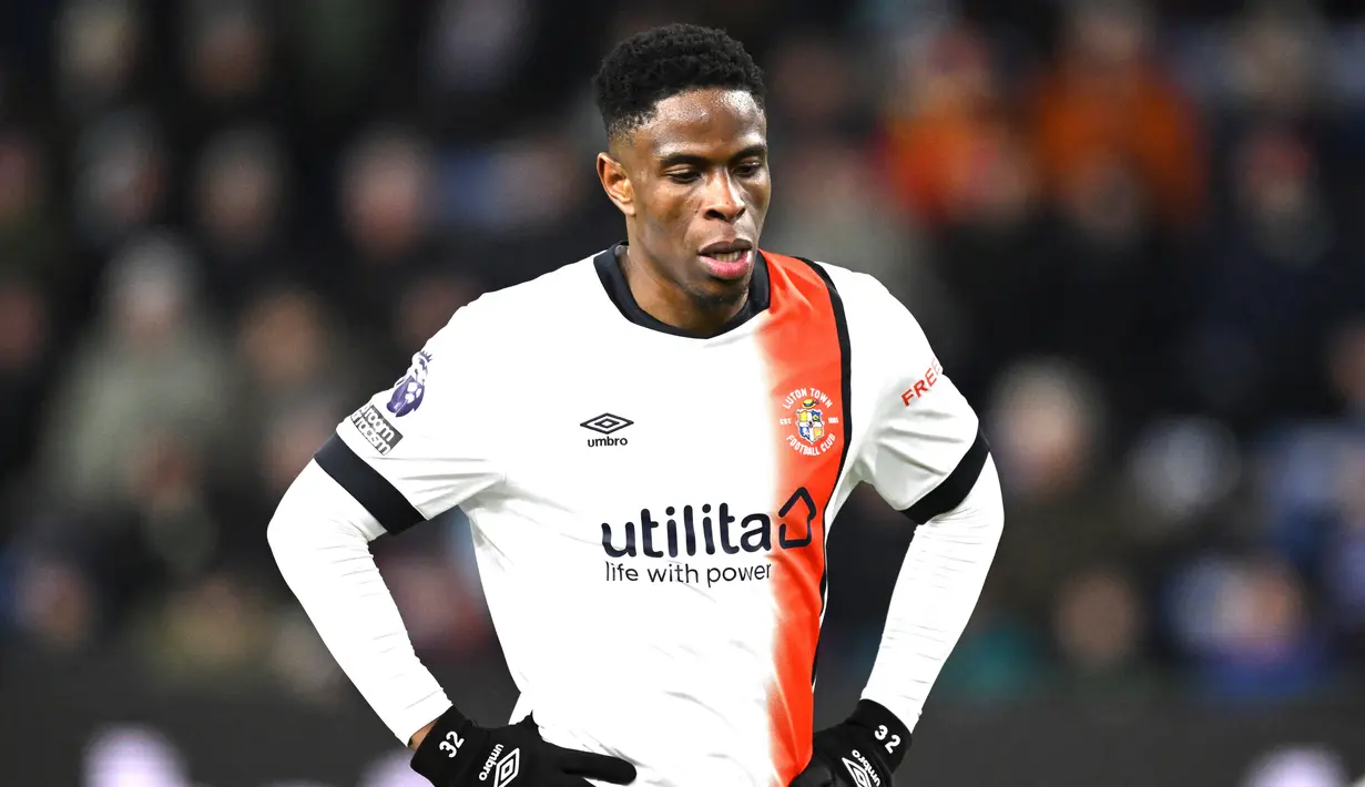 Chiedozie Ogbene termasuk pemain yang memiliki kecepatan luar biasa di Premier League musim ini. Winger baru Luton Town ini mencatatkan kecepatan tertinggi di angka 36,93 km/jam. (AFP/Oli Scarff)