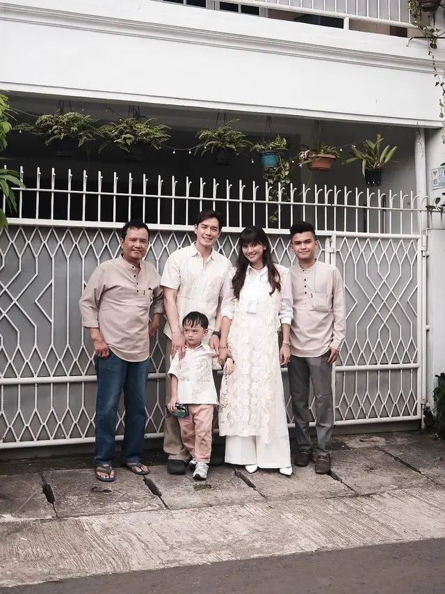 6 Potret Audi Marissa Kembali Rayakan Lebaran Idulfitri, Bagikan Momen Indahnya Toleransi
