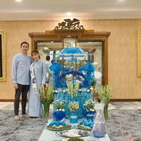 Lihat di sini tampilan unik Ayu Dewi dengan gaun sentuhan kebaya janggan. [@mrsayudewi].