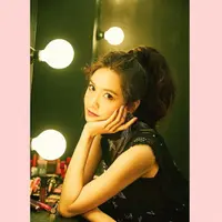 Ia terlihat begitu bahagia saat menyiapkan masakan untuk Park Bo Gum. Yoona tampak menyiapkan masakan spesial untuk Park Bo Gum yang harus pulang ke Seoul setelah 3 hari di kediaman Lee Hyori. (Foto: instagram.com/yoona__lim)