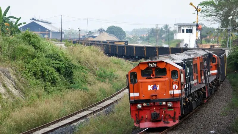 PT Kereta Api Indonesia (Persero) bersama Progress Rail (Anak Perusahaan Caterpillar) yang berasal dari Amerika Serikat melakukan penandatanganan Kontrak Kerja Sama pengadaan 54 lokomotif