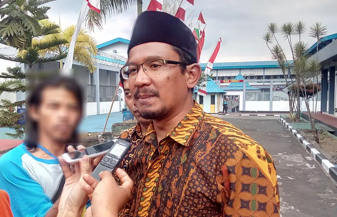 Wabup Helmi Budiman mengatakan, Pemkab Garut, Jawa Barat, segera mengkaji penemuan situs megalitikum di Desa Margalaksana, Kecamatan Bungbulang. (Liputan6.com/Jayadi Supriadin)