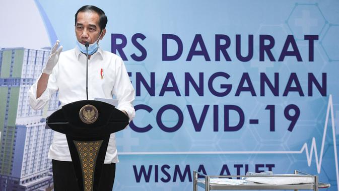 Presiden Joko Widodo memberikan keterangan pers saat meninjau Rumah Sakit Darurat Penanganan COVID-19 Wisma Atlet Kemayoran, Jakarta, Senin (23/3/2020). (ANTARA FOTO/Hafidz Mubarak A/Pool)
