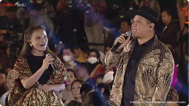 12 Potret Artis Hadiri Acara Istana Berbatik, Tampil Memukau di Catwalk