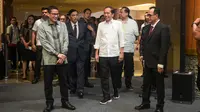 Presiden Joko Widodo atau Jokowi mendatangi pameran Hub Space yang mengambil tema "Journey to Connect Indonesia" yang digelar di Plenary Hall, Jakarta Convention Center (JCC), Jakarta, Jumat (29/9/2023).
