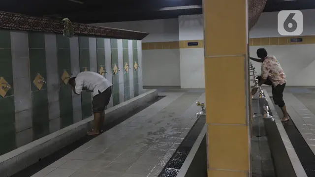 Suasana Salat Jumat Pertama di Masjid At-Tin