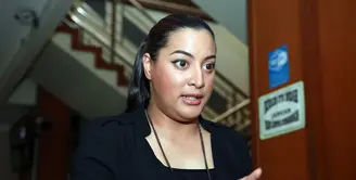 Pengadilan Agama Jakarta Selatan kembali menggelar sidang cerai Jane Shalimar terhadap Didi Mahardika, Kamis (7/1/2016). Agendanya menghadirkan saksi pernikahan siri yang terjadi pada 7 November 2012 silam. (Deki Prayoga/bintang.com)