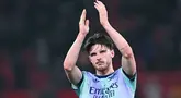 Declan Rice menjadi mimpi buruk Manchester United setelah golnya sukses menggagalkan kemenangan Setan Merah pada pekan ke-28 Premier League 2024/2025 di Stadion Old Trafford, Minggu (09/03/2025). (AFP/Paul Ellis)