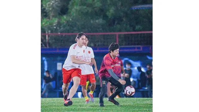 Bak Atlet Profesional, Ini Potret 7 Artis saat Bertanding Sepak Bola