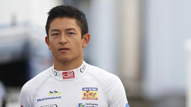 Wawancara eksklusif Bola.com dengan Rio Haryanto pebalap GP2 Indonesia yang ditemui saat berlomba di sirkuit Monza, Italia.