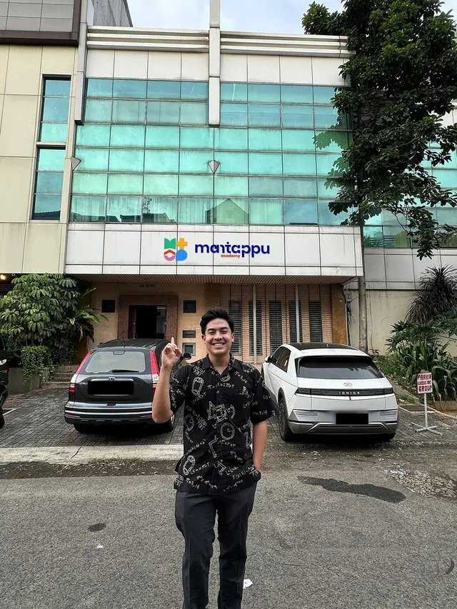 9 Potret Gedung Kantor Bimbel Jerome Polin, Jadi Impian yang Terwujud