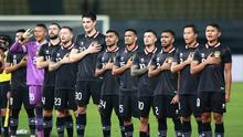 Para pemain starter Timnas Indonesia berbaris menyanyikan lagu kebangsaan Indonesia Raya sebelum dimulainya laga kedua persahabatan FIFA Matchday menghadapi Burundi di Stadion Patriot Candrabhaga, Bekasi, Selasa (28/3/2023) malam WIB. (Bola.com/M Iqbal Ichsan)