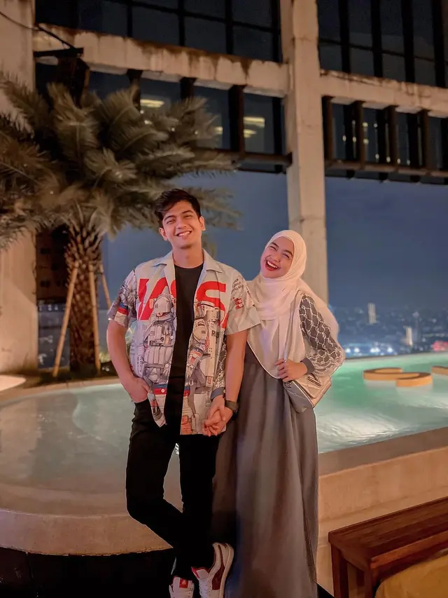 8 Potret Mesra Ria Ricis dan Teuku Ryan, Unggahan Soal Penyebab Rumah Tangga Hancur Jadi Sorotan