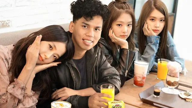 6 Editan Foto Jennie Blackpink Jika Pacaran Sama Orang Indonesia Ini Kocak