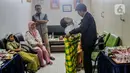 Kegiatan tersebut dalam rangkaian Bakti Sosial Akbar dari Pemerintahan Provinsi DKI Jakarta melalui Dinas Kesehatan. (Liputan6.com/Herman Zakharia)