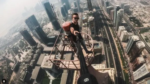 6 Potret Terakhir Remi Lucidi, Selebgram Pemanjat Gedung yang Tewas Terjatuh dari Lantai 68