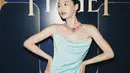 Kalung dari koleksi High Jewelry Wave Illusion menampilkan dalam warna emas mawar. Dipadu platinum yang dihiasi dengan spinel merah dan merah muda, rubi, dan berlian [Piaget]