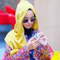 Nuansa hijab kuning. (via: Instagram/@iymel)