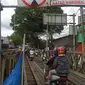 Rumah dan Toko Warga Retak-retak Imbas Proyek Jembatan Cikereteg Bogor. (Liputan6.com/Achmad Sudarno)
